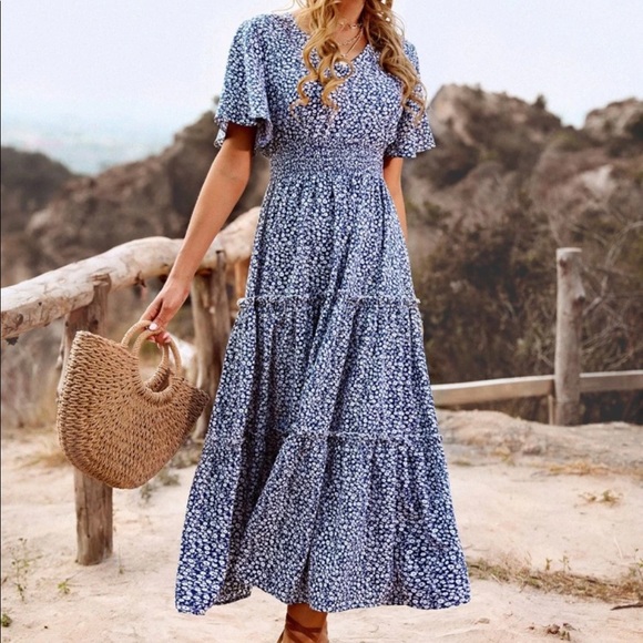 Dresses & Skirts - Floral print ruffle hem maxi dress